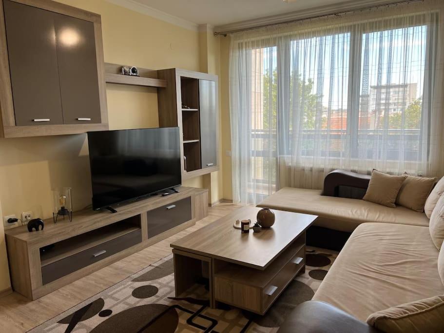 Cozy Apartment - Free Parking Plovdiv Extérieur photo
